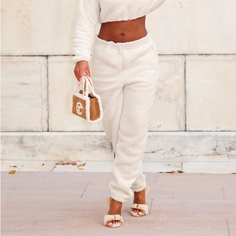Skims Off White Teddy Sherpa Joggers